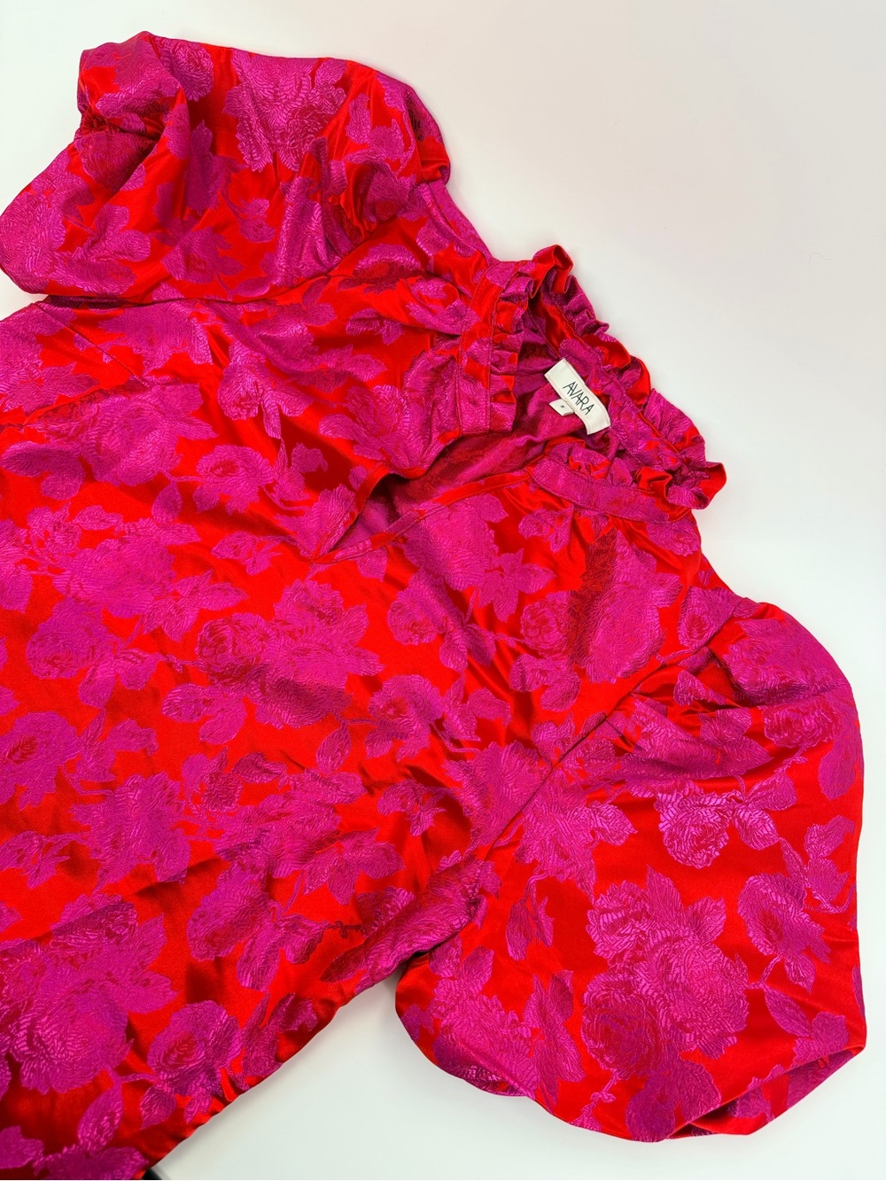 AVARA Women's Size S Red Pink Floral Jacquard Puff Sleeve Zip Ruffle Blouse